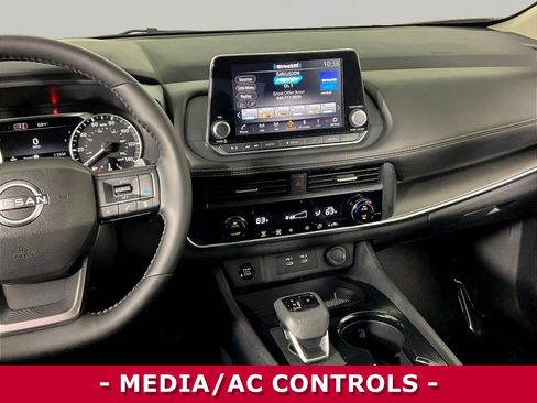 Certified 2026 Nissan Rogue SV AWD/4WD image 9