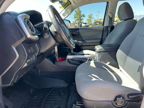 Used 2021 Toyota Tacoma SR5 w/ SR5 Appearance Package (SM) RWD image 19