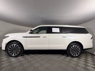 Used 2025 Lincoln Navigator L Black Label AWD/4WD video 3