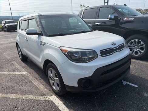 Used 2018 Kia Soul FWD image 3