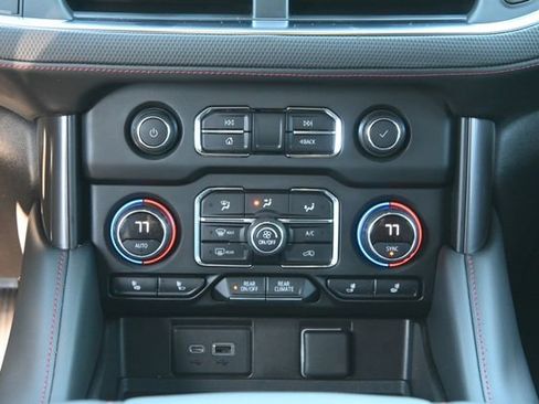 Used 2021 Chevrolet Suburban RST w/ Luxury Package image 18