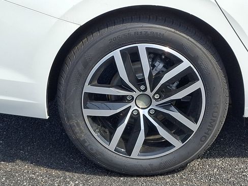 New 2026 Volkswagen Jetta SE FWD image 5