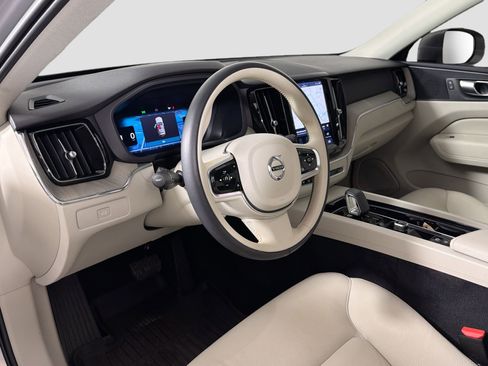 Certified 2023 Volvo XC60 B5 Plus w/ Climate Package AWD/4WD image 10
