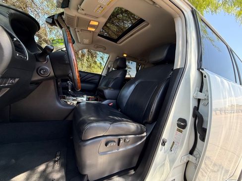 Used 2015 INFINITI QX80 4WD w/ Deluxe Technology Package image 10