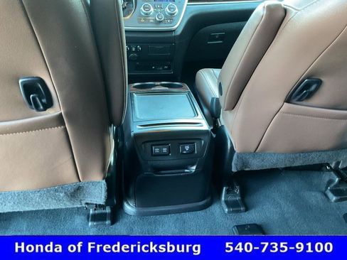 Used 2020 Toyota Sienna Limited Premium w/ Carpet Mat Package AWD/4WD image 50