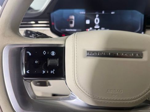 Used 2025 Land Rover Range Rover Autobiography AWD/4WD image 18