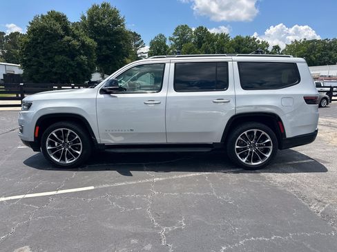 Used 2023 Jeep Wagoneer Series II w/ Premium Group I AWD/4WD image 5