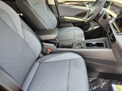 New 2026 Volkswagen Tiguan SE