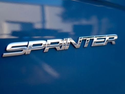 Used 2018 Mercedes-Benz Sprinter 2500 image 10