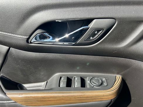 Certified 2023 GMC Acadia SLE w/ Driver Convenience Package image 56