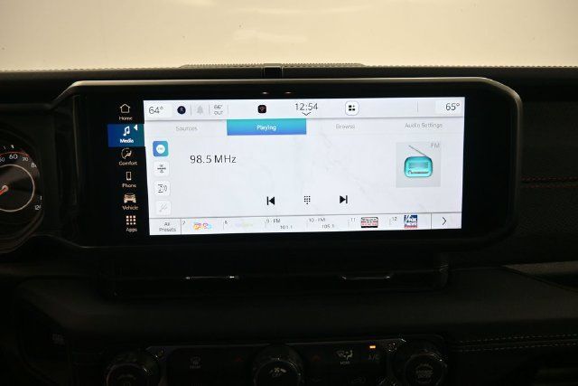 Used 2026 Jeep Wrangler Unlimited Rubicon AWD/4WD image 24
