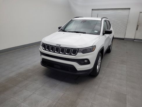 Used 2024 Jeep Compass Latitude image 15