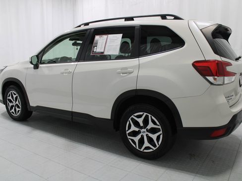 Used 2023 Subaru Forester Premium AWD/4WD image 10