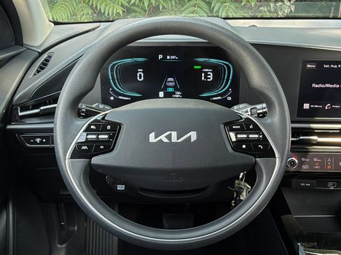 Used 2026 Kia Niro LX FWD image 25