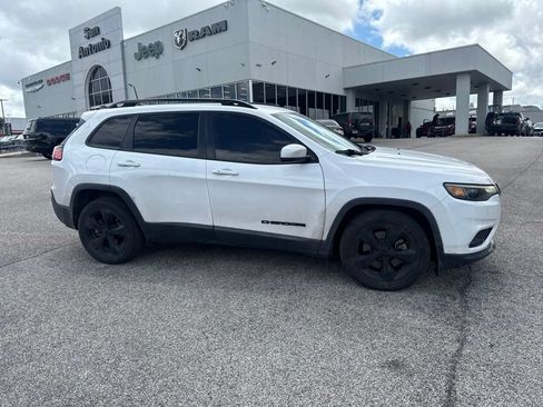 Used 2020 Jeep Cherokee Latitude Plus FWD image 13