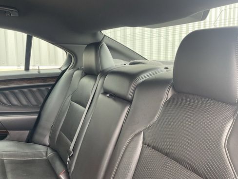 Used 2015 Ford Taurus Limited image 18