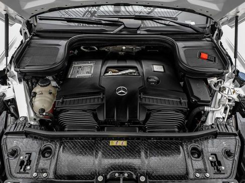 Used 2024 Mercedes-Benz GLS 580 4MATIC image 48