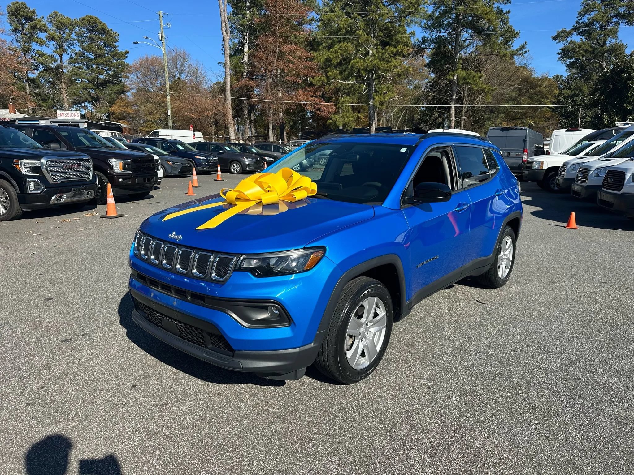 Used 2022 Jeep Compass Latitude FWD image 1