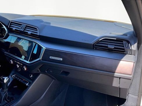 Used 2023 Audi Q3 2.0T Premium Plus w/ Premium Plus Package image 16