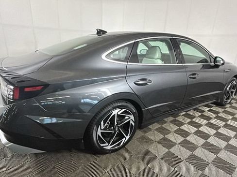 Certified 2025 Hyundai Sonata SEL FWD image 2
