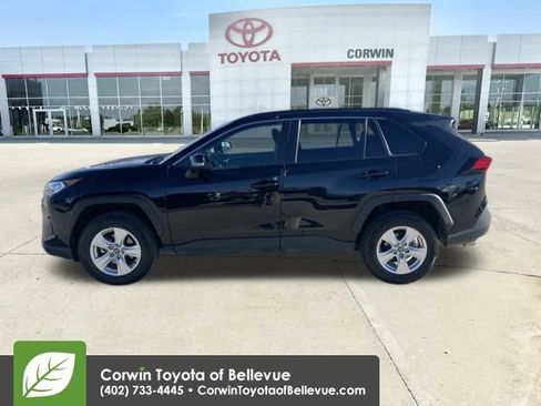 Used 2020 Toyota RAV4 XLE image 2