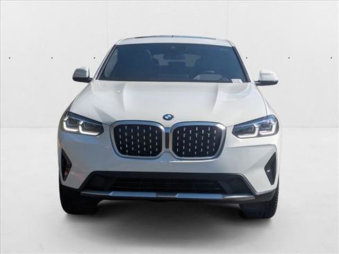 Used 2025 BMW X4 xDrive30i w/ Premium Package image 5