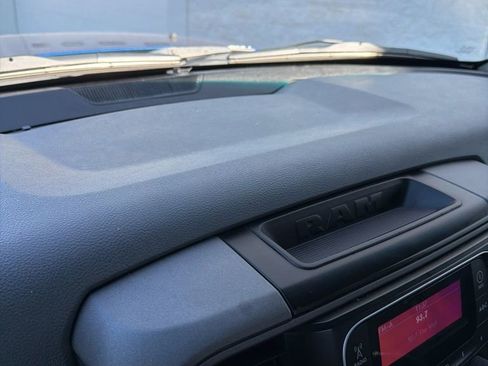 Used 2017 RAM 1500 ST w/ SXT Appearance Group image 16