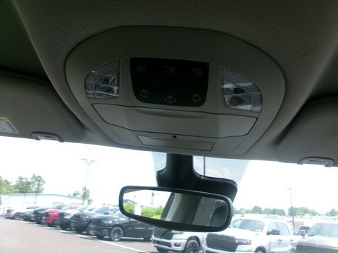 Certified 2024 Chrysler Pacifica Touring-L FWD image 20