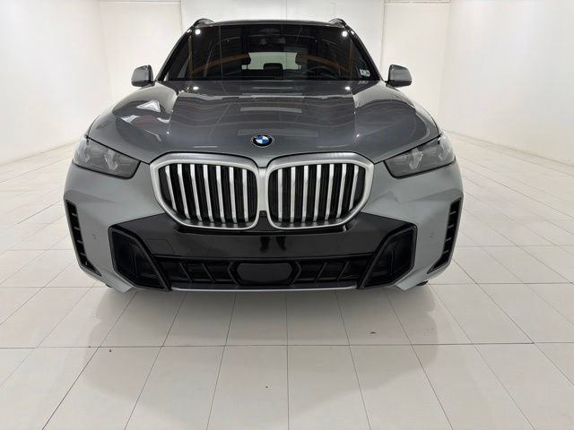 Certified 2024 BMW X5 xDrive40i w/ M Sport Package AWD/4WD image 8