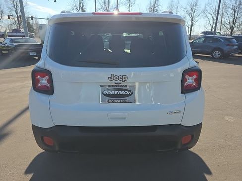 Used 2018 Jeep Renegade Latitude w/ Popular Equipment Group image 4