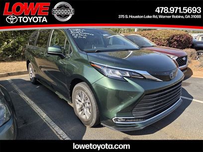 Used 2022 Toyota Sienna XLE