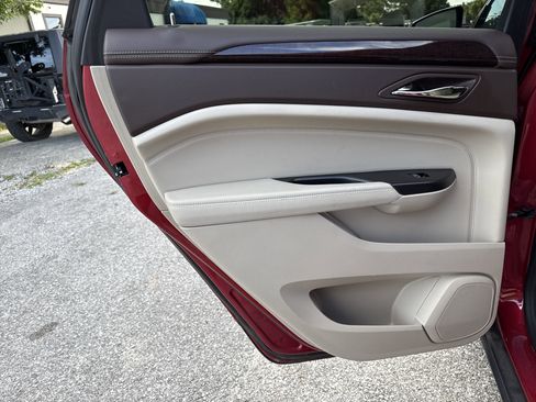 Used 2016 Cadillac SRX Luxury w/ Driver Awareness Package image 31
