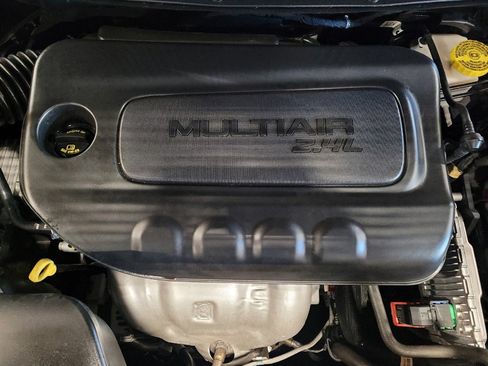 Used 2021 Jeep Cherokee Latitude Plus image 30