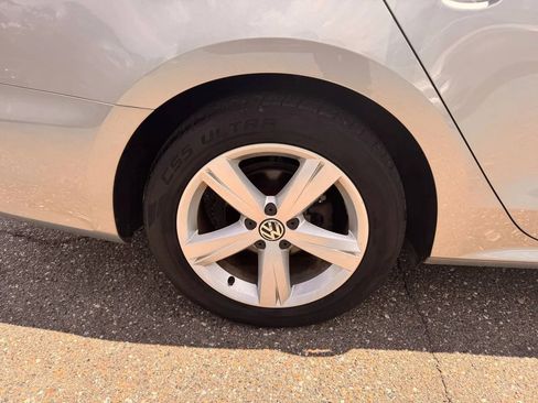 Used 2013 Volkswagen Passat 2.5 SE image 10