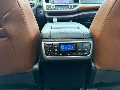 Used 2019 Toyota Highlander Limited Platinum image 29