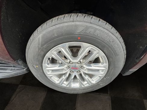 Used 2023 GMC Yukon SLT image 11