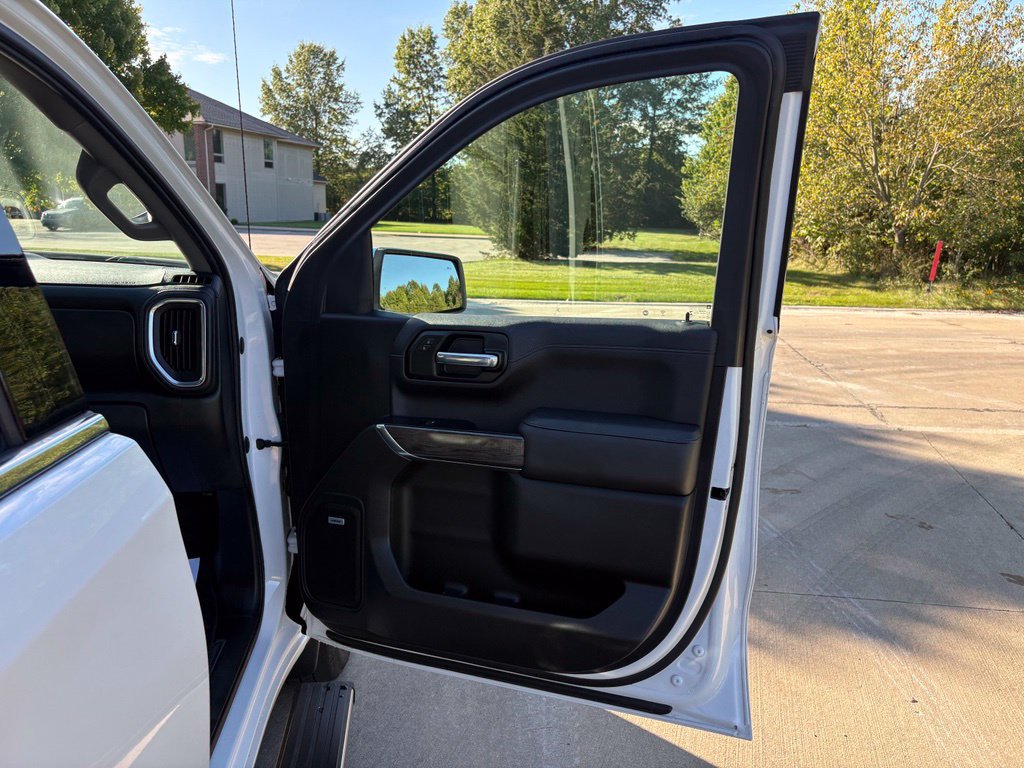 Used 2020 Chevrolet Silverado 1500 LTZ w/ LTZ Plus Package AWD/4WD image 40