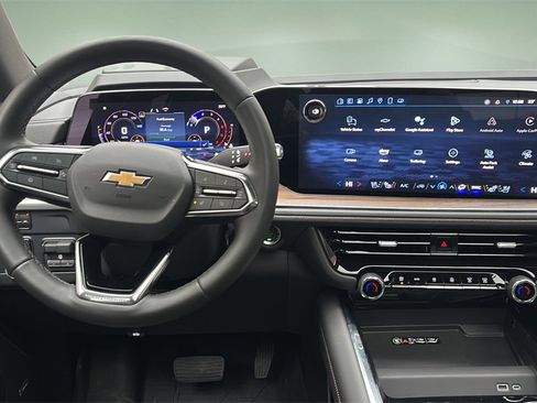 Used 2025 Chevrolet Tahoe High Country w/ Sun And Tow Package image 13