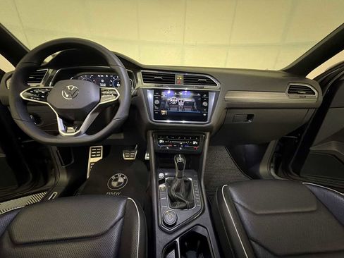 Used 2022 Volkswagen Tiguan SEL R-Line image 17