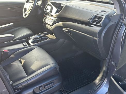 Used 2021 Honda Pilot Touring image 25
