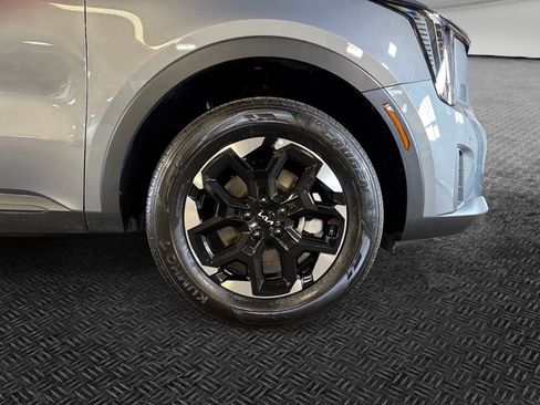 Certified 2025 Kia Sorento S AWD/4WD image 11
