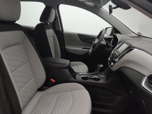 Used 2018 Chevrolet Equinox LS image 21