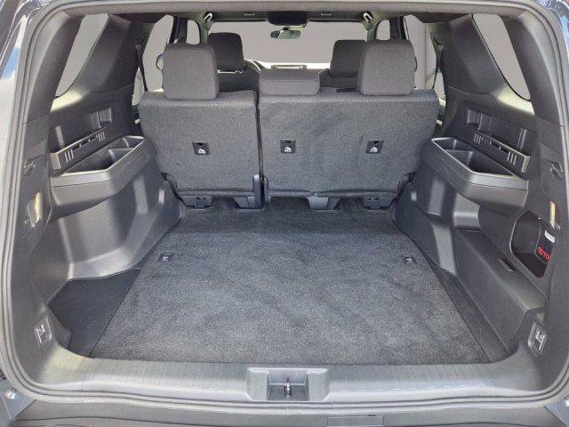Used 2025 Toyota 4Runner SR5 AWD/4WD image 17