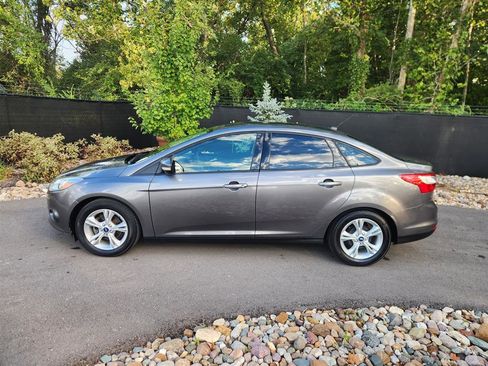 Used 2014 Ford Focus SE image 2
