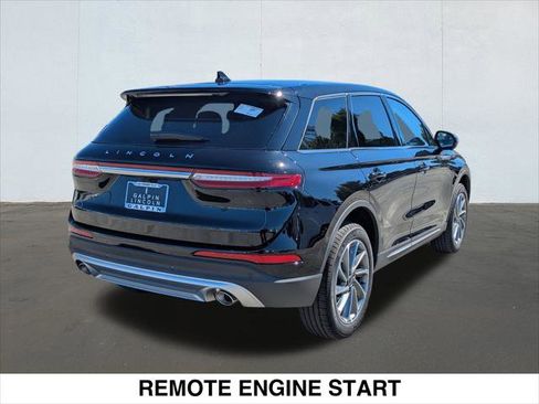 New 2025 Lincoln Corsair AWD w/ Equipment Group 101A image 2