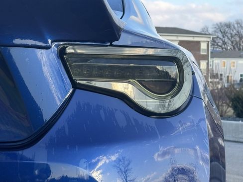 Used 2017 Toyota 86 image 5