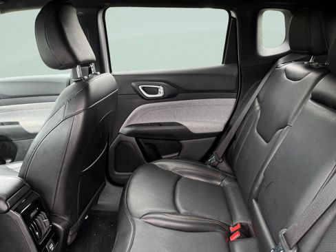 Used 2023 Jeep Compass Latitude AWD/4WD image 21