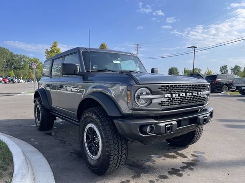 Used 2022 Ford Bronco Badlands w/ Sasquatch Package AWD/4WD image 7