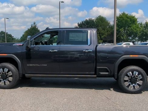 New 2025 GMC Sierra 2500 Denali w/ Denali Reserve Package image 5