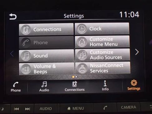 Used 2025 Nissan Pathfinder SV image 30